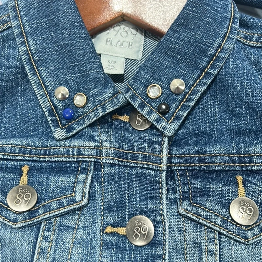 The children’s place blue Jean jacket size 5/6 GUC